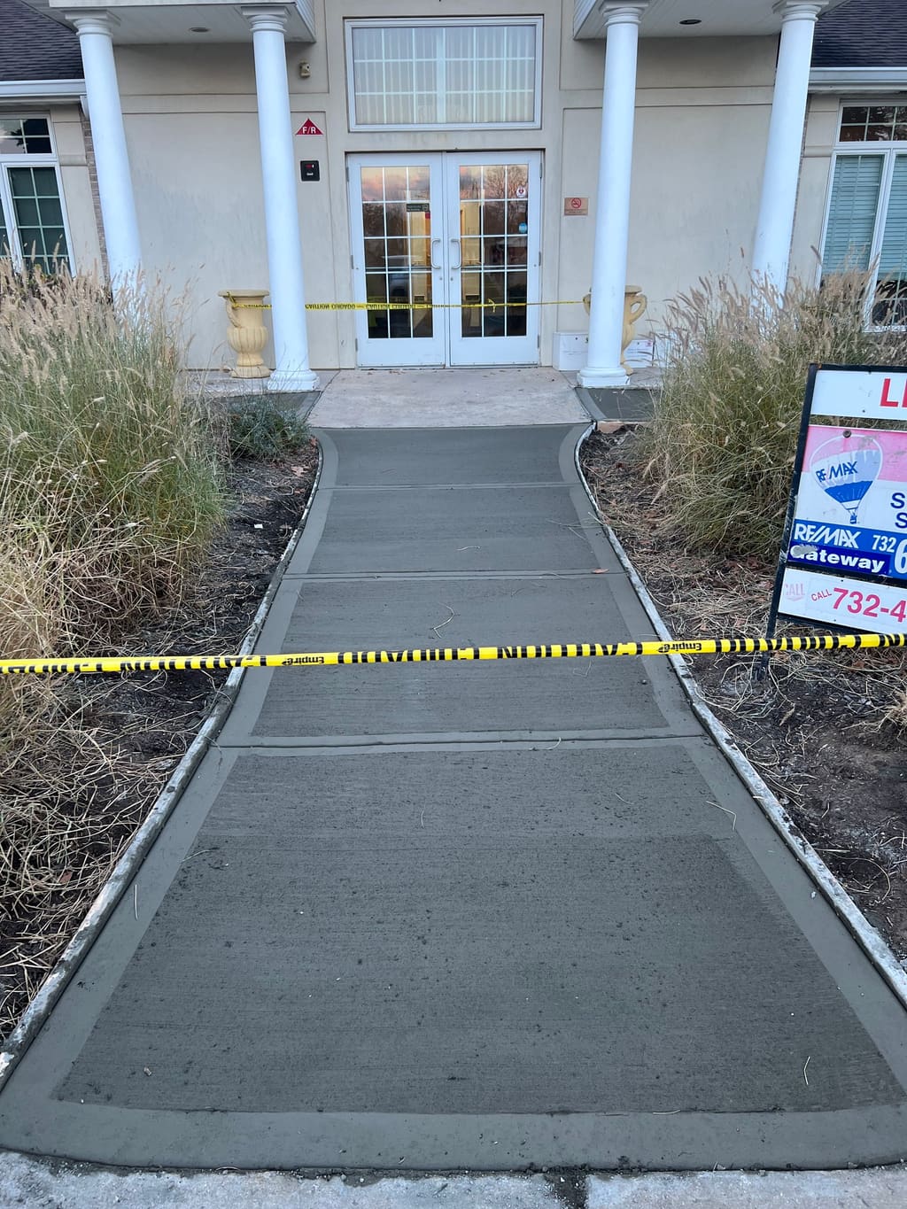 Commercial entry approach