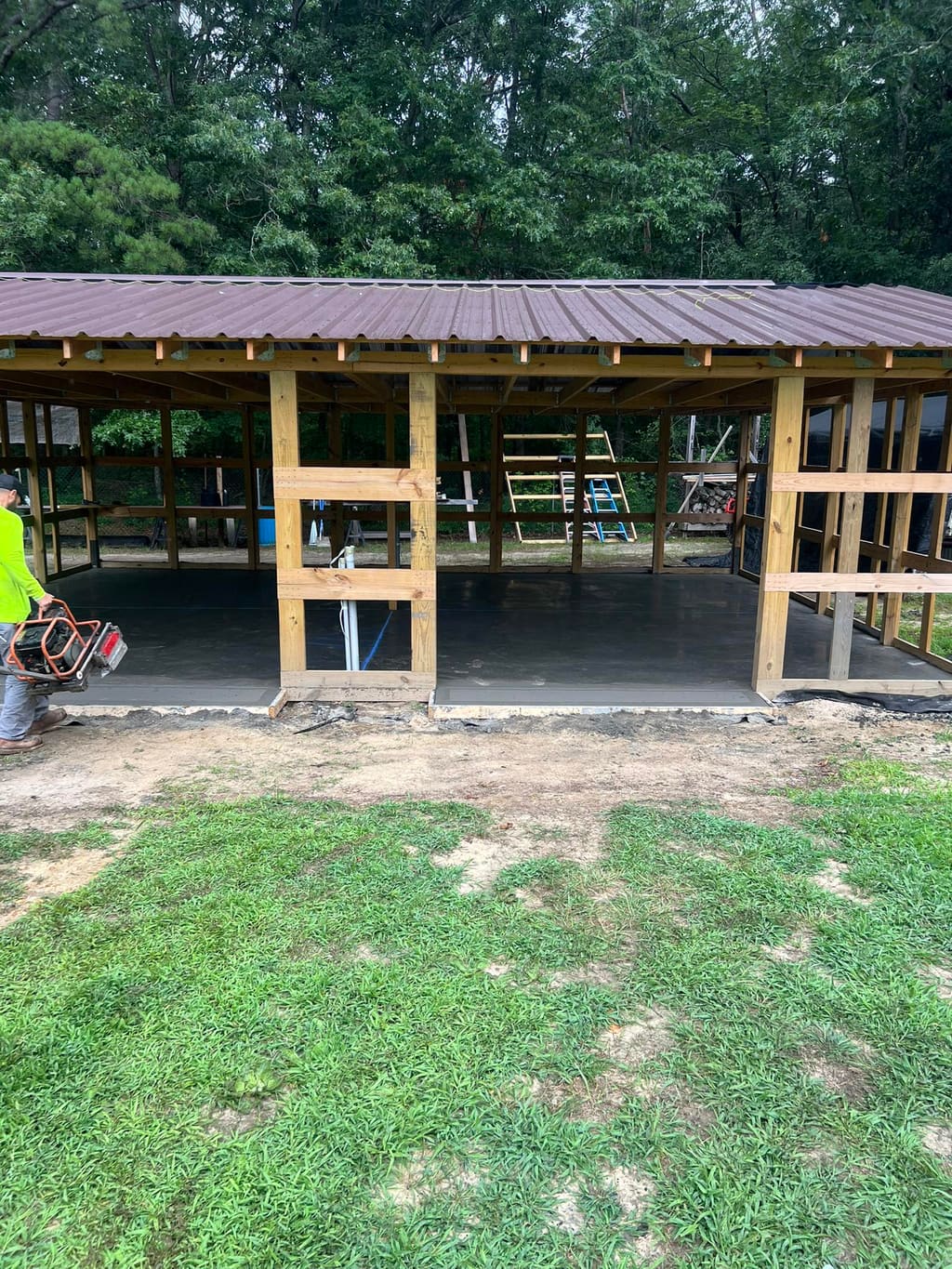 Pole barn slab pour